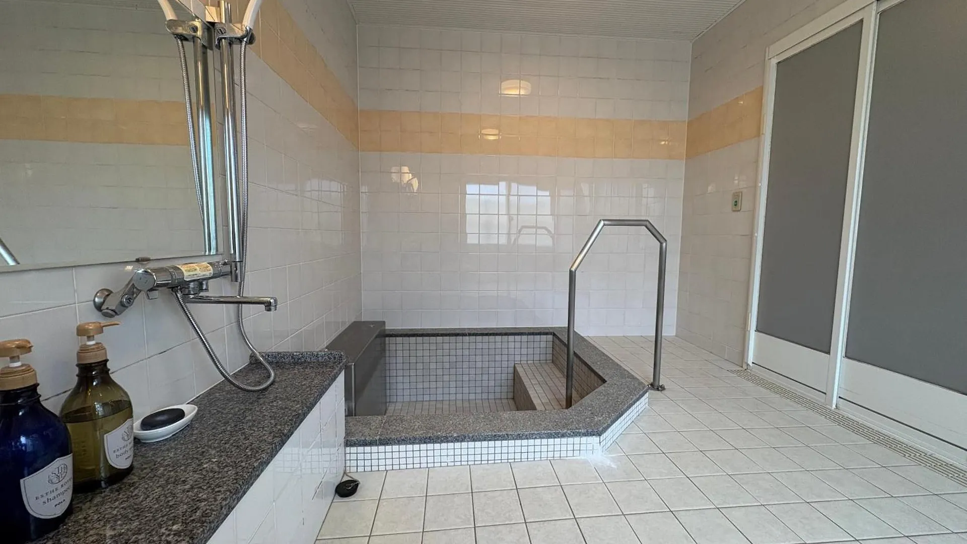 Guesthouse Yoichi 0*,  Japan